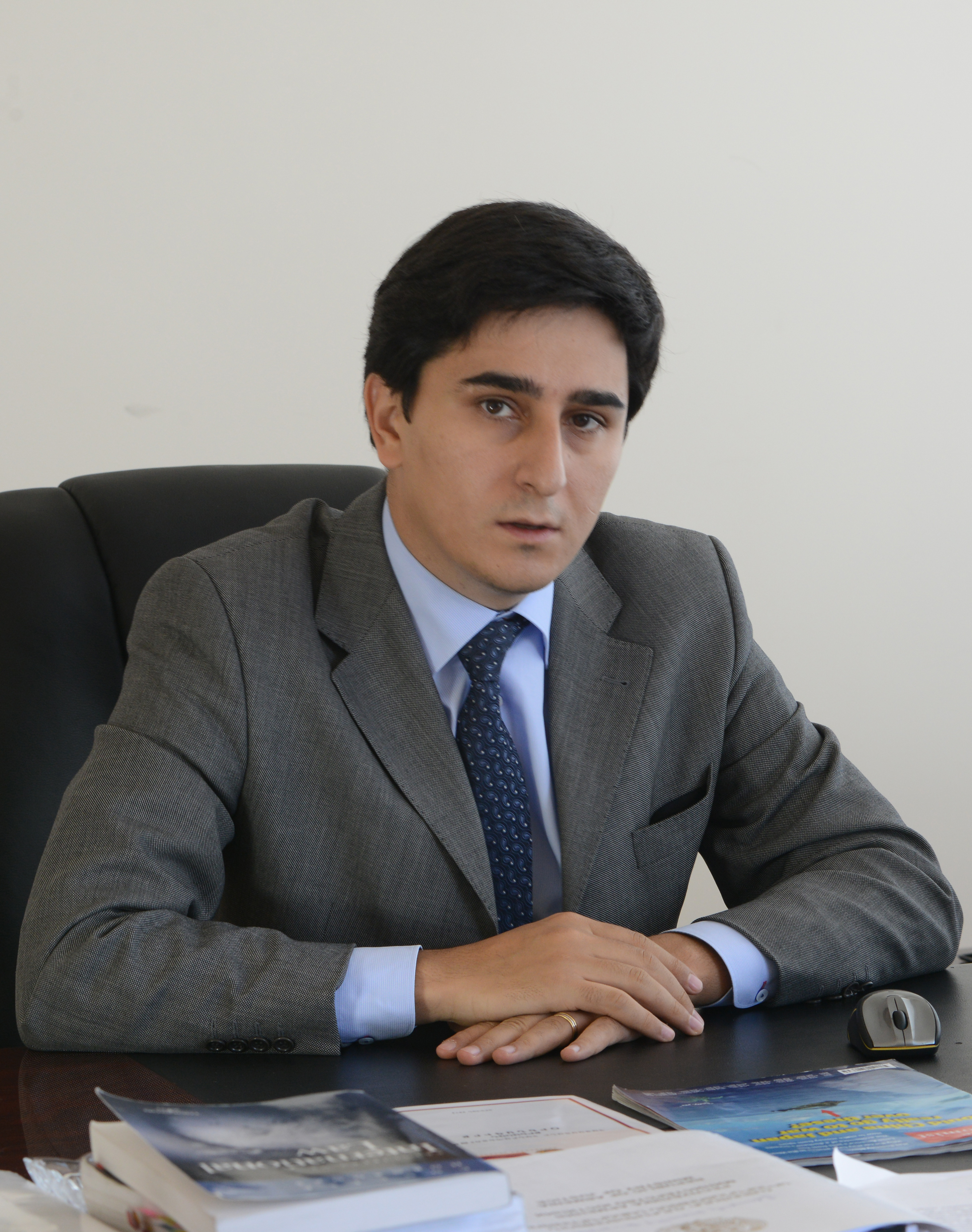 Dr. Yeghishe Kirakosyan 